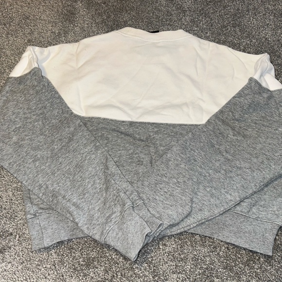 NIKE crop sweater - Picture 3 of 4
